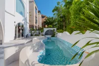 Dali Moon Bay Villa · Lanyue Design Light Luxury Resort (Erhai Airport Branch) - Pools