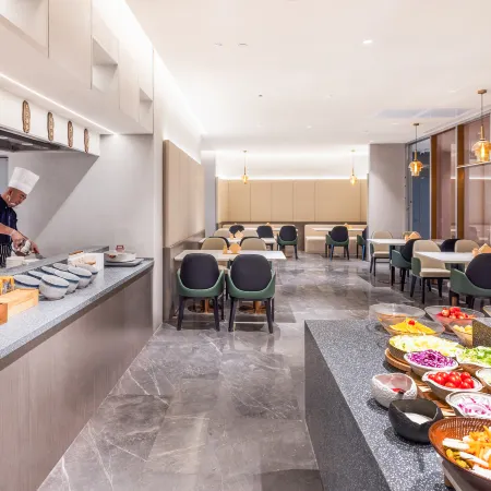 Atour Hotel (Zhangjiakou Municipal Government Qingshuihe South Road Branch) Отели в г. Чжанцзякоу