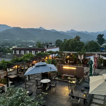 Shifang Jianjiang Bieyuan Homestay