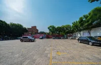 Suyin Fuyali Hotel (Linyang Prefectural Office Branch, Jianshui Ancient City) - parking