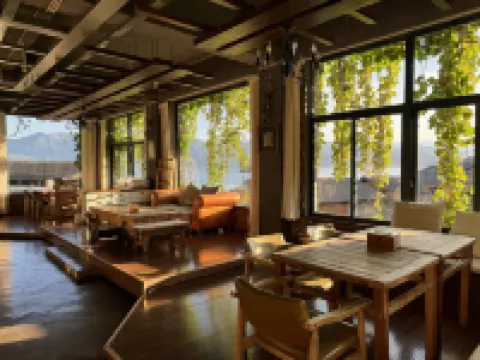 瀘沽湖大嘴窩窩客棧