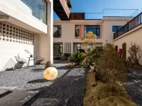 Yixin Moon Earthly HYGGE|Space Art Hotel (Dukezong Ancient City Prayer Wheel Store)