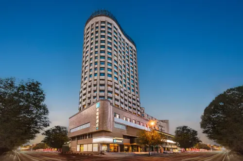 i Electronic Sports Hotel (Changchun People's Square Subway Station Huoli City) - Esports