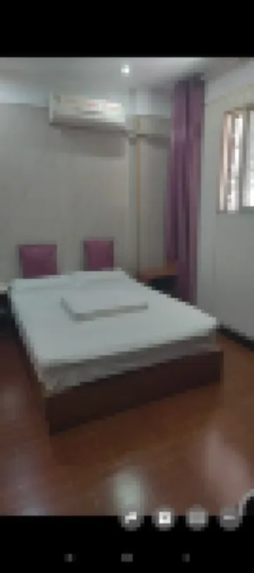 Huaying Qucheng Business Hotel