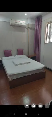 Huaying Qucheng Business Hotel