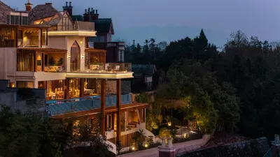 騰沖市柏玉私湯半山渡假飯店 雲南省保山市騰衝縣步行街附近的飯店