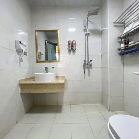 Linze Yuyao Hotel