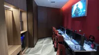 Yijia E-Sports Hotel - 2-Star