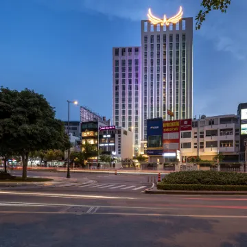 Muong Thanh Luxury Sai Gon Hotels near Phu Nhuan