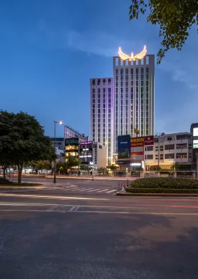 Muong Thanh Luxury Sai Gon Hotel in zona Binh Thanh Football Stadium