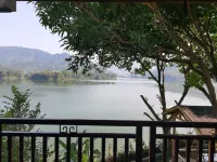 Shanju Lake View Inn - pemandangan pegunungan
