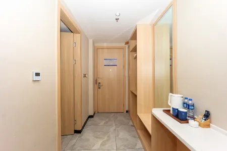 Xing ting Hotel (Chunyu Automobile City, Qiaocheng District, Bozhou) Отели рядом с достопримечательностью «Baiyi Buddhist Convent»