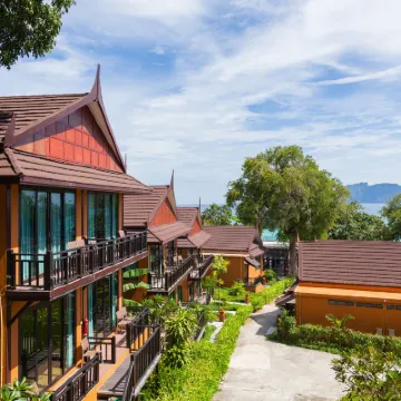 Phi Phi Long Beach Resort & Villa Отели рядом с достопримечательностью «Пляж Лонг-бич»