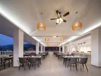 西雙版納雲至設計師度假飯店（告莊星光夜市店）