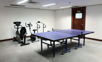 Golden Sea View Hotel - Housity