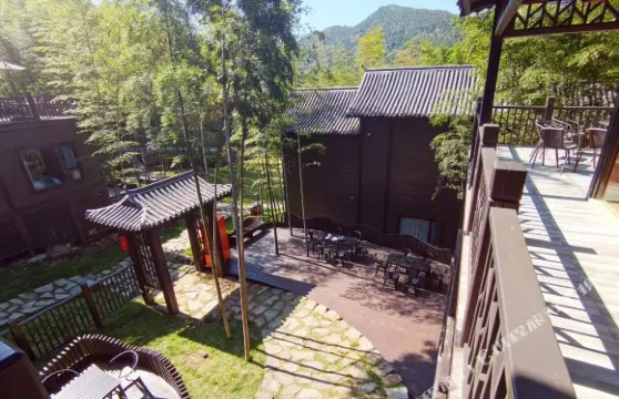 雲冰山湘溪鄉伴客棧