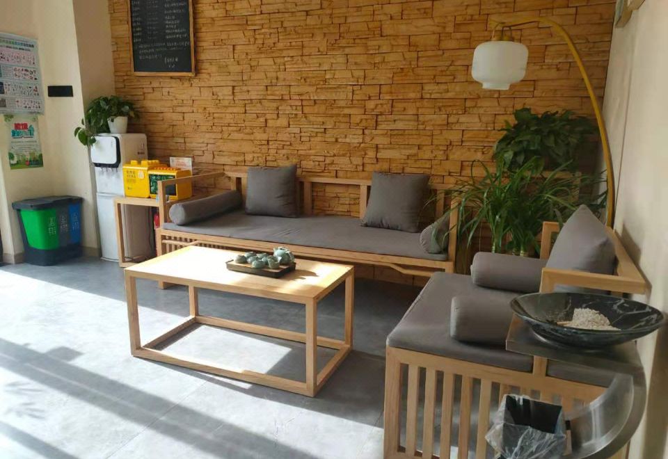 1. 올 시즌스 호텔..