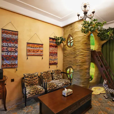 All Love Park Giraffe Manor Hotel