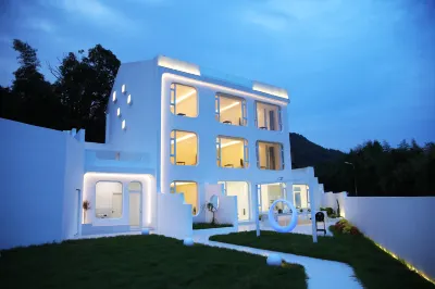 Tonglu OASIS Xingye Homestay (OMG Heartbeat Paradise Branch) Hotels near Qinxi Xianggu Scenic Area