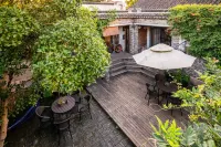 Suzhou Yangcheng Lake and the accompanying courtyard homestay Hotels near (Yangcheng Xihu Service Area) Shopping Mall