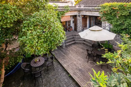 Suzhou Yangcheng Lake and the accompanying courtyard homestay Отели рядом с достопримечательностью «Yiyuan Garden»