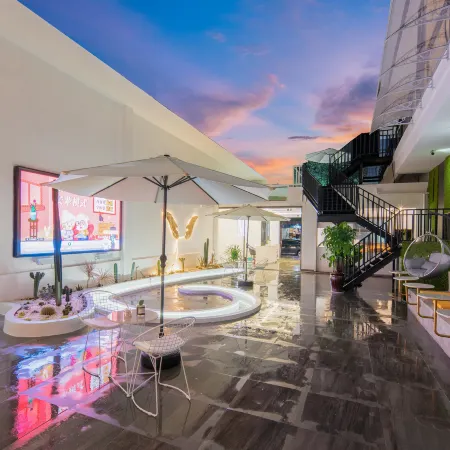 Kunming M Hotel (Kunming Railway Station Vientiane City)