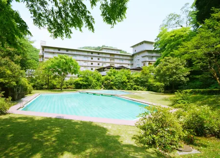 Kinosaki Onsen Nishimuraya Hotel Shogetsutei Отели рядом со станцией Станция JR Kinosaki-Onsen