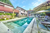 Seclusive Life In Landscape - Pools