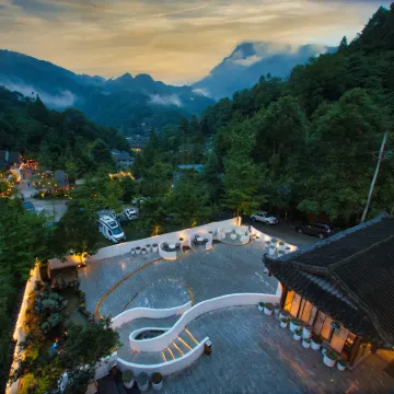 Qingmo Guesthouse Hotels near Rear Mt.Qingcheng