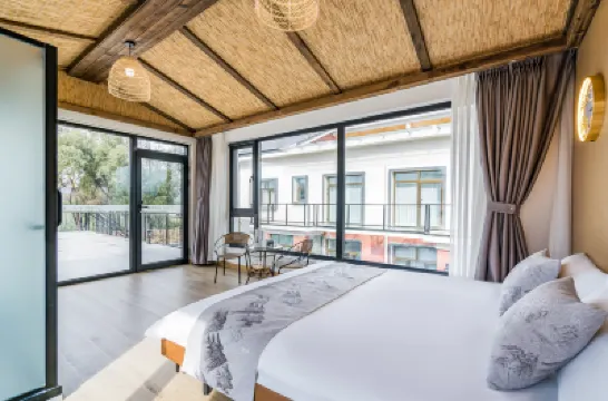 花築·雲逸民宿（北京永寧古鎮） 永寧古城周辺のホテル