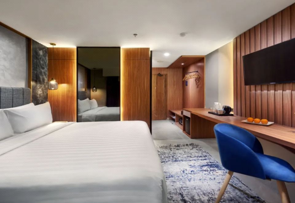 4. 아스톤 인 제무..