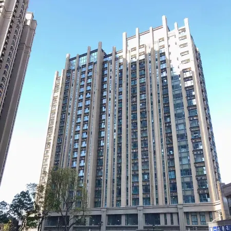 Luoyi Apartment (Fuyang Hengda Lvzhou Shop)