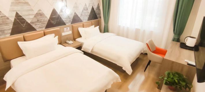 Huatong Four Seasons Hotel Hotels in Liangshan
