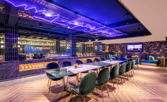 Manxin Hotel Wuhan Huanghelou Shouyi Square