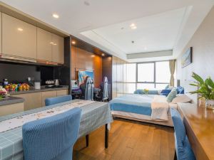 Qingdao Zhonglian Free Harbor E-sports Seaview Apartment (Railway Station)