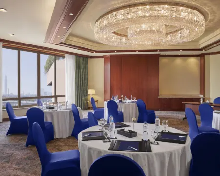 Ramses Hilton Featured Photos