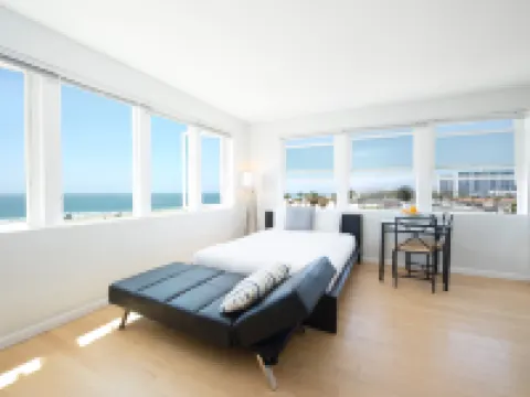 Air Venice on the Beach Hotels in Venice