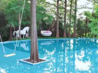 Lijiang Yefu Shanshui Se Ha~ Parent-child Holiday Pool Homestay Hotels in Lujiang