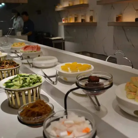 Zhongzhou Yimei Hotel