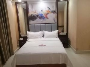 Huazhou Aile Shang Holiday Hotel