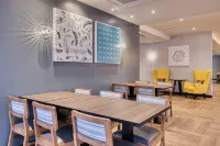 Premier Inn Peterborough City Centre Hotel - breakfast