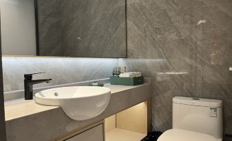 Xinyang Wenxin Chacun Resort Hotel