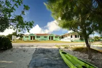Chesters Bonefish Lodge Hotels in Честерс Сетлемент