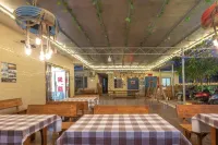 Weizhou Island Xinya Juzhu B&B (Nanwan Street Shiluokou Beach Scenic Area)