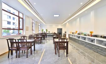 Changbai Mountain Songyunjian Boutique Hotel