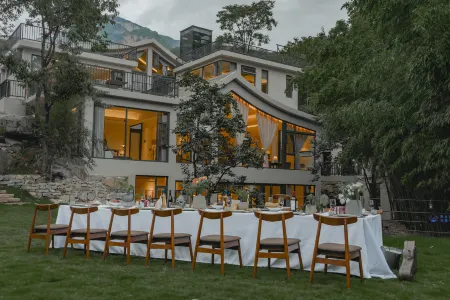 Shuiquan Yingyue Homestay (Huixian Baligou Branch) Отели рядом с достопримечательностью «Jiulian Mountain Scenic Area»