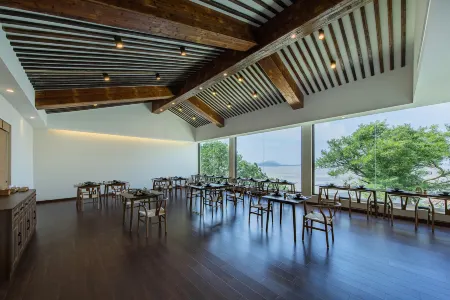 Club I Benyue resort hotel Отели рядом с достопримечательностью «Baima'ao»