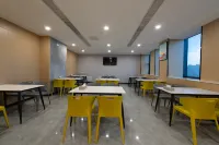 GEM Hotel (Wanda Plaza Kashgar)