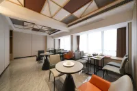 Chenya Yushe High-altitude City View Cinema Hotel (Hunan Financial Center Chazishan Subway Station)