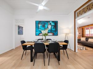 Minutes Walk to South Bank- 5BR-10guests- Heritage Queenslander-13km from Airport